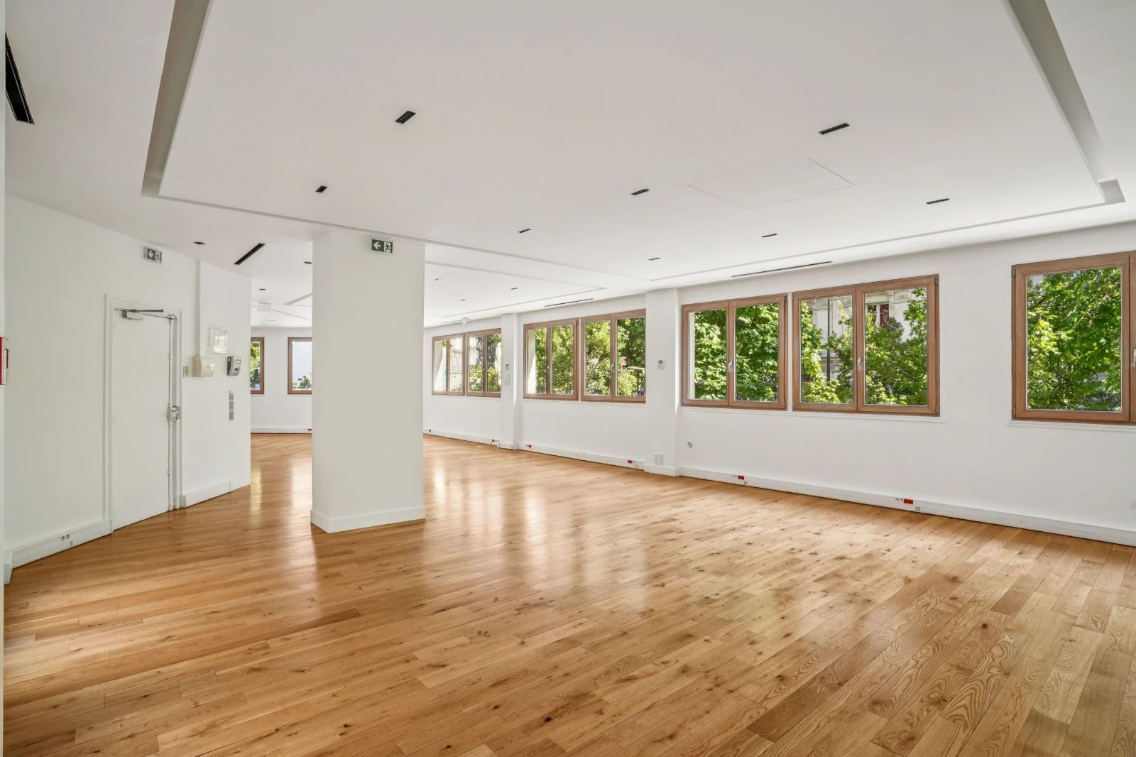 Bureau opéré · 40 à 42 postes · rue Ordener, Paris 18e — photo 2/10