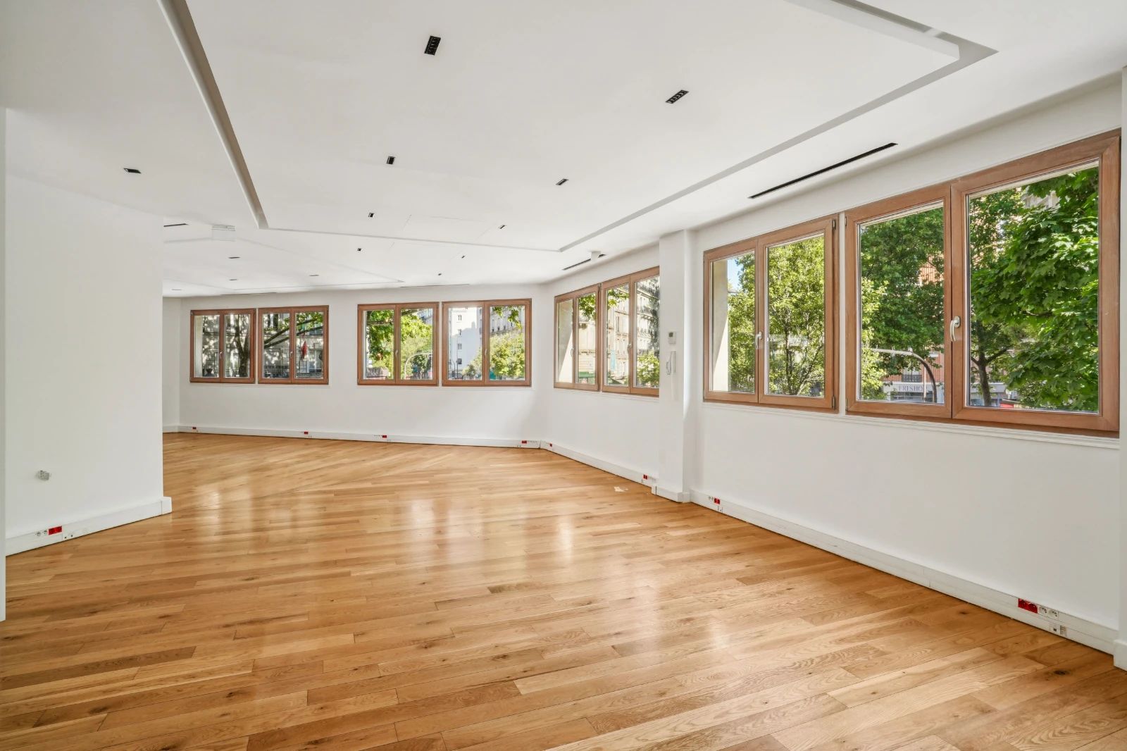Bureau opéré · 40 à 42 postes · rue Ordener, Paris 18e — photo 6/10
