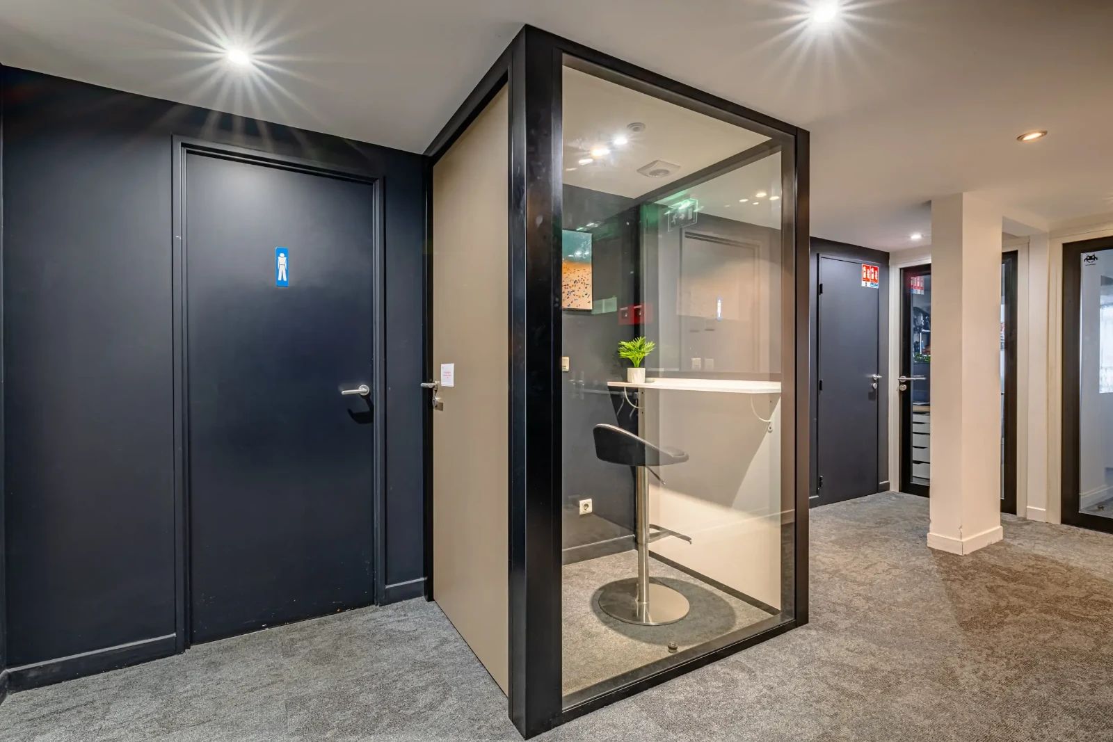 Coworking · 200 postes · rue Marguerite de Rochechouart, Paris 9e — photo 13/28