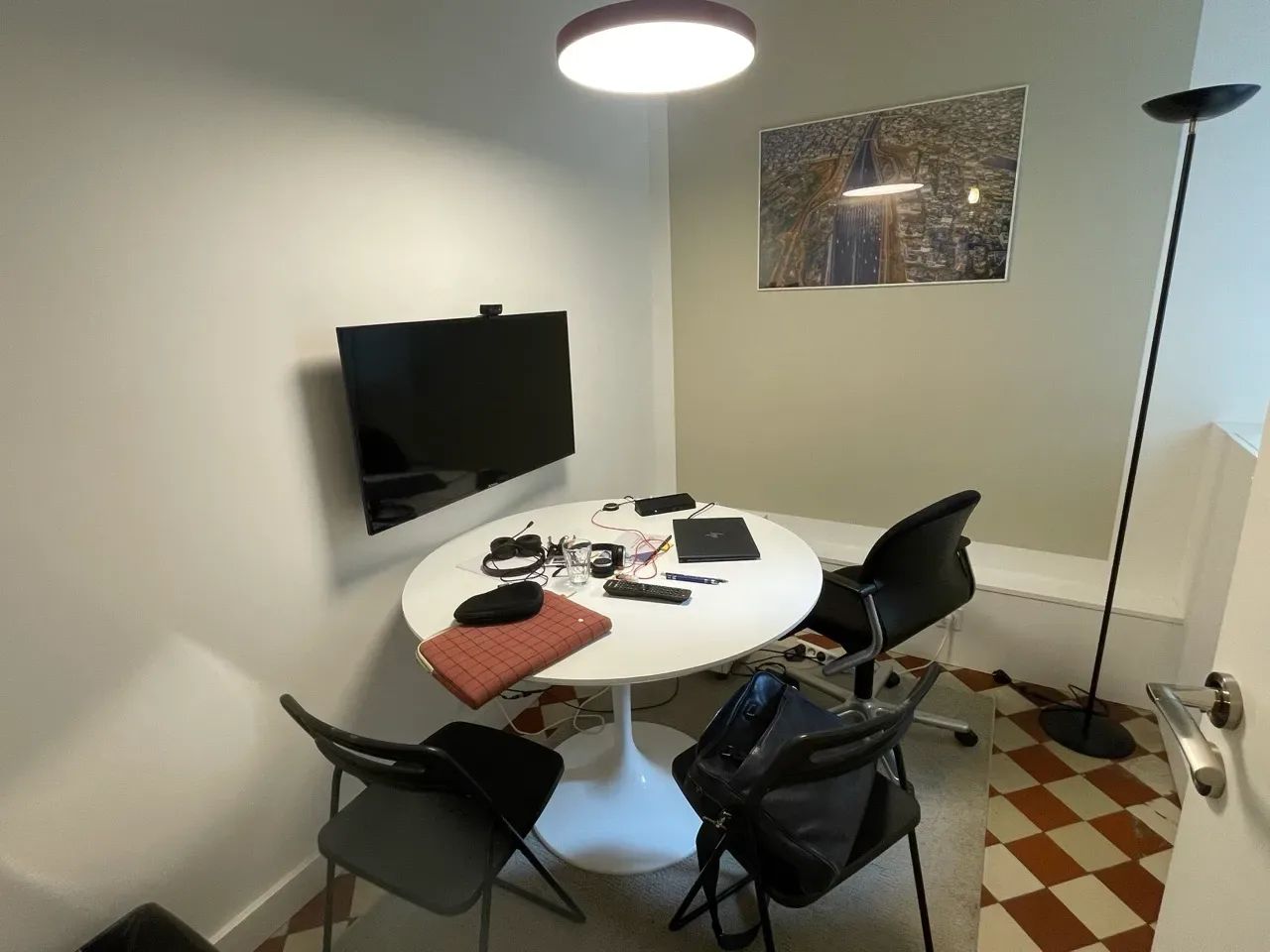 Bureau opéré · 1 à 10 postes · square Georges Lesage, Paris 12e — photo 4/5