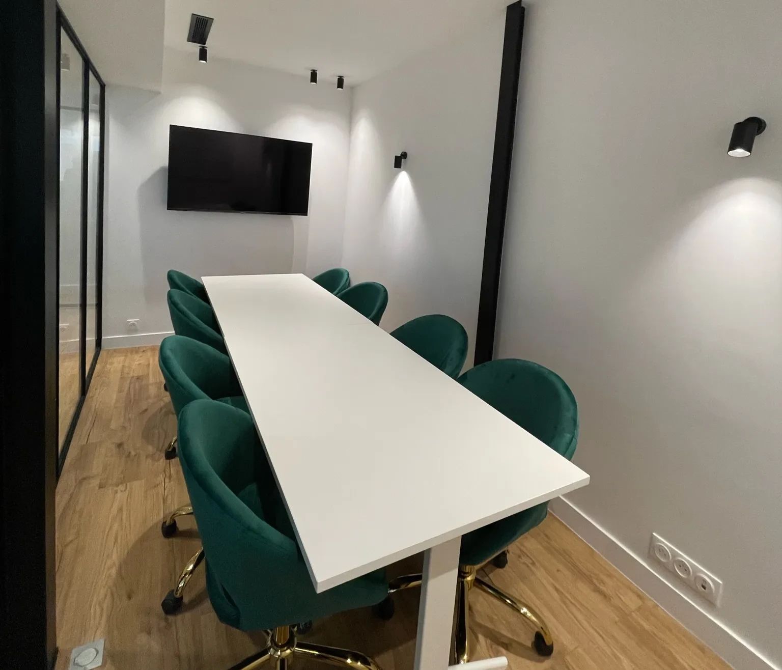 Bureau opéré · 65 à 76 postes · rue Lacuée, Paris 12e — photo 4/10