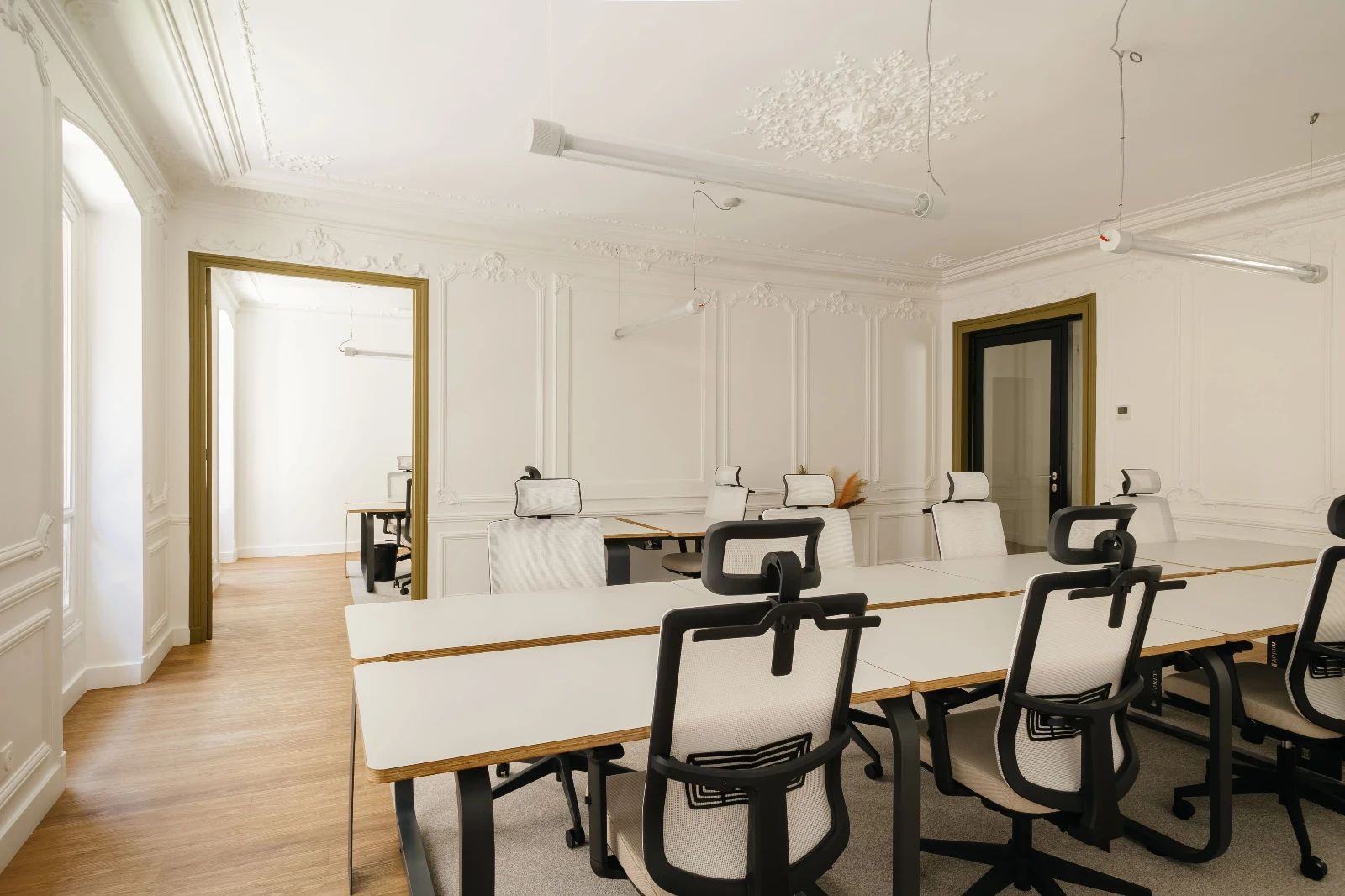 Bureau opéré · 28 à 32 postes · rue Washington, Paris 8e — photo 1/6