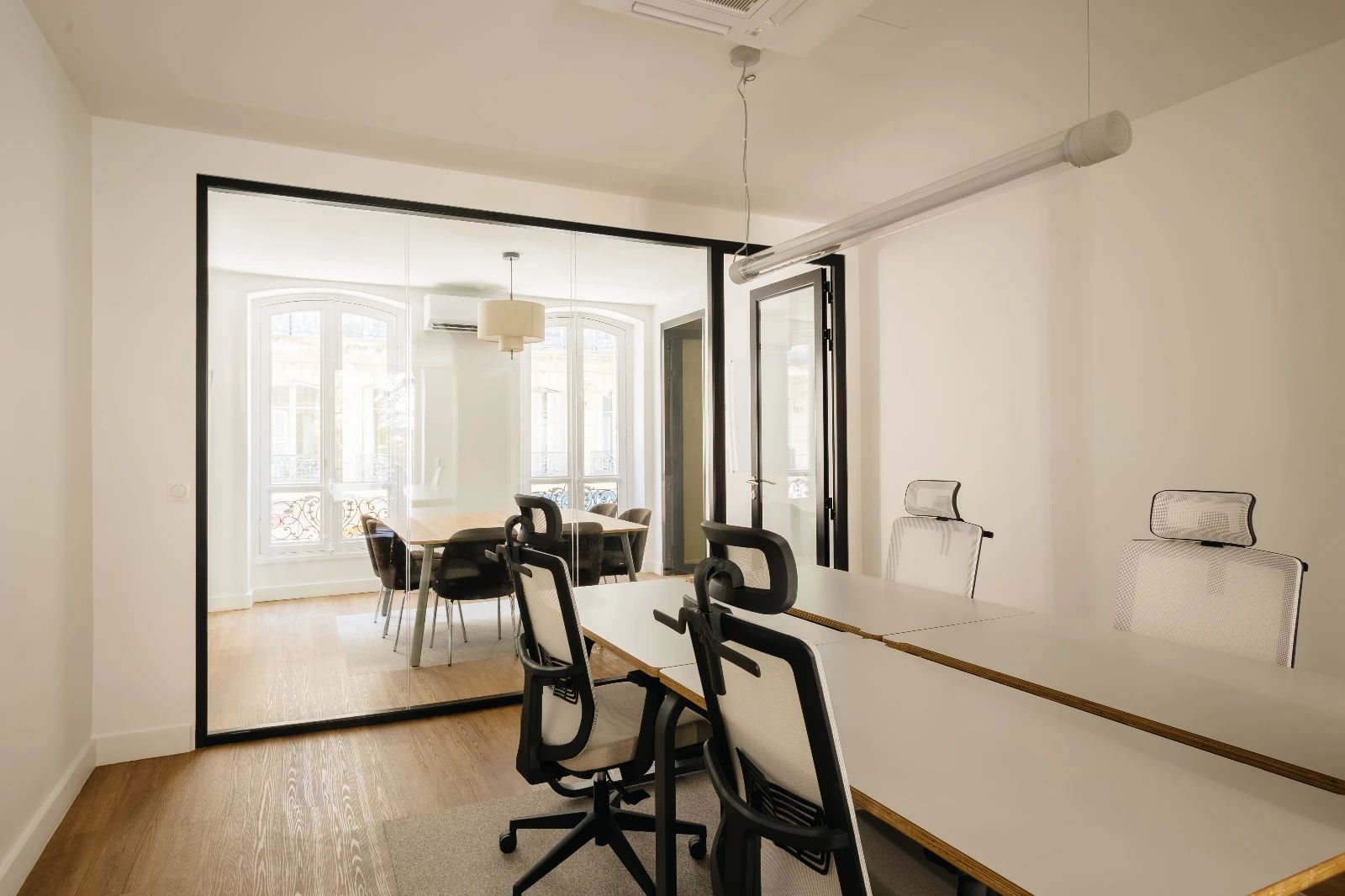 Bureau opéré · 28 à 32 postes · rue Washington, Paris 8e — photo 3/20