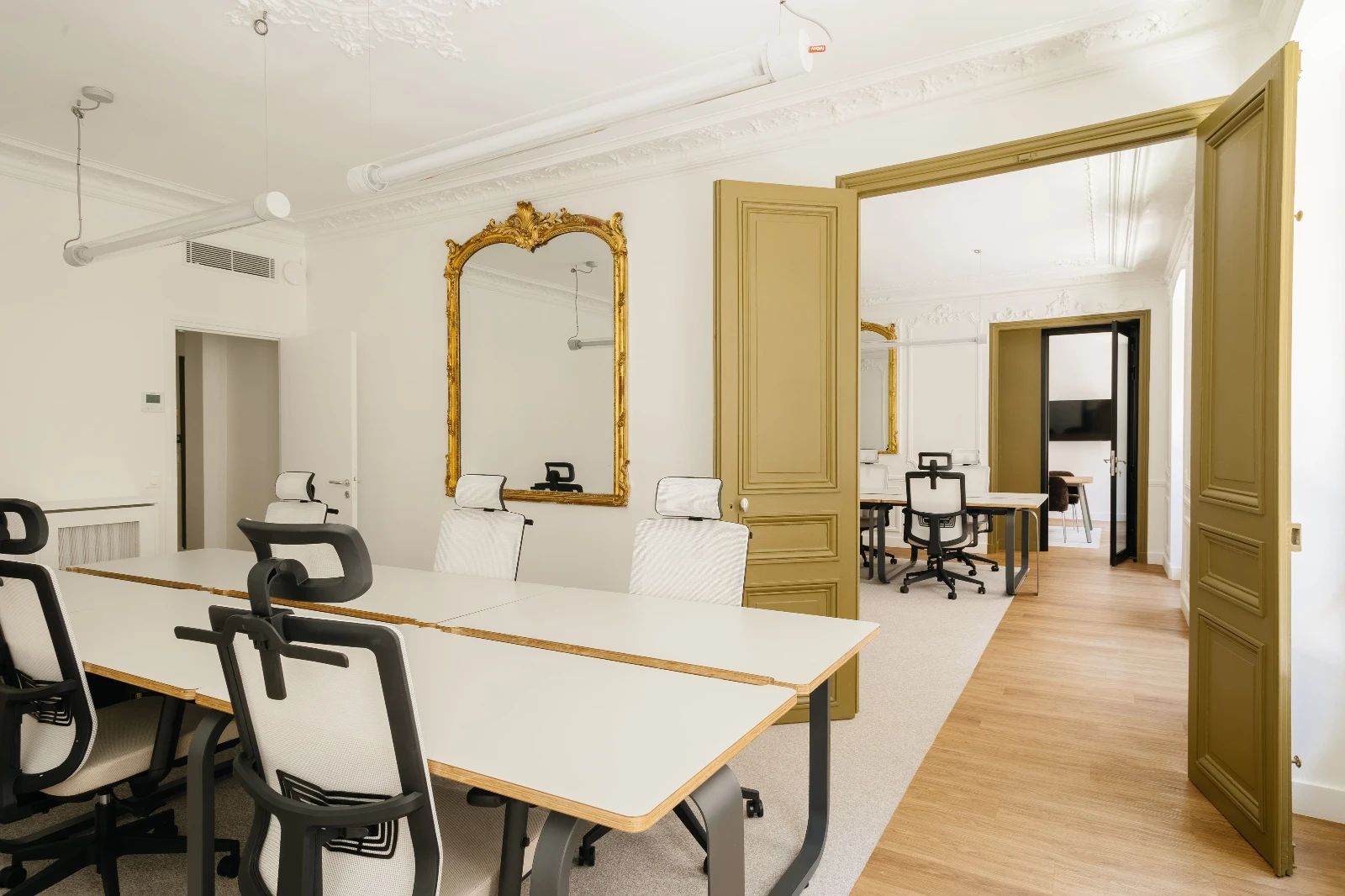Bureau opéré · 28 à 32 postes · rue Washington, Paris 8e — photo 4/20