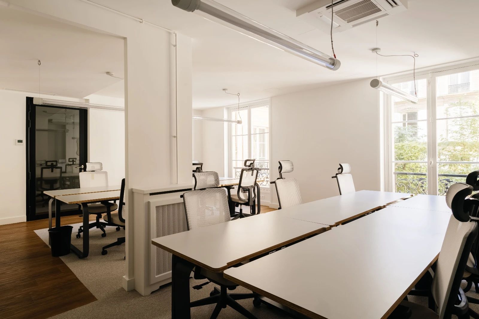 Bureau opéré · 28 à 32 postes · rue Washington, Paris 8e — photo 9/20