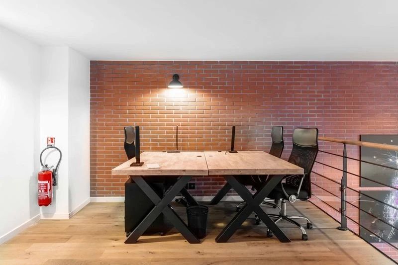 Bureau opéré · 16 à 18 postes · rue de la Jonquière, Paris 17e — photo 2/9