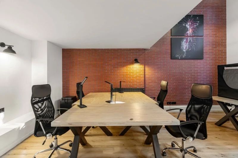 Bureau opéré · 16 à 18 postes · rue de la Jonquière, Paris 17e — photo 3/9
