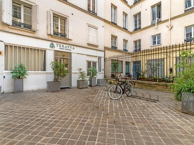 Bureau opéré · 20 à 24 postes · rue du Faubourg Poissonnière, Paris 10e — photo 1/6