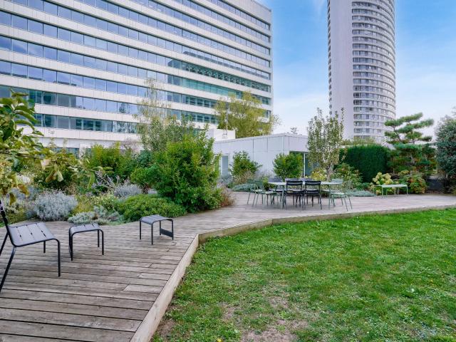 Coworking · 46 postes · quai de Dion Bouton, Puteaux — photo 1/6