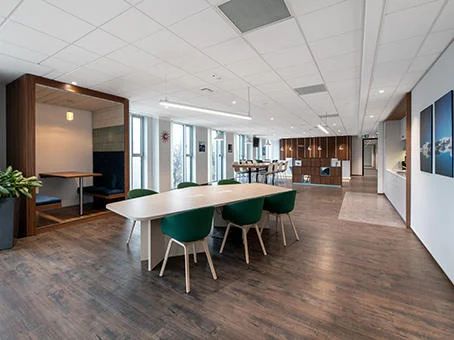 Coworking · 1 à 200 postes · place des Cinq Martyrs du Lycée Buffon, Paris 15e — photo 7/9