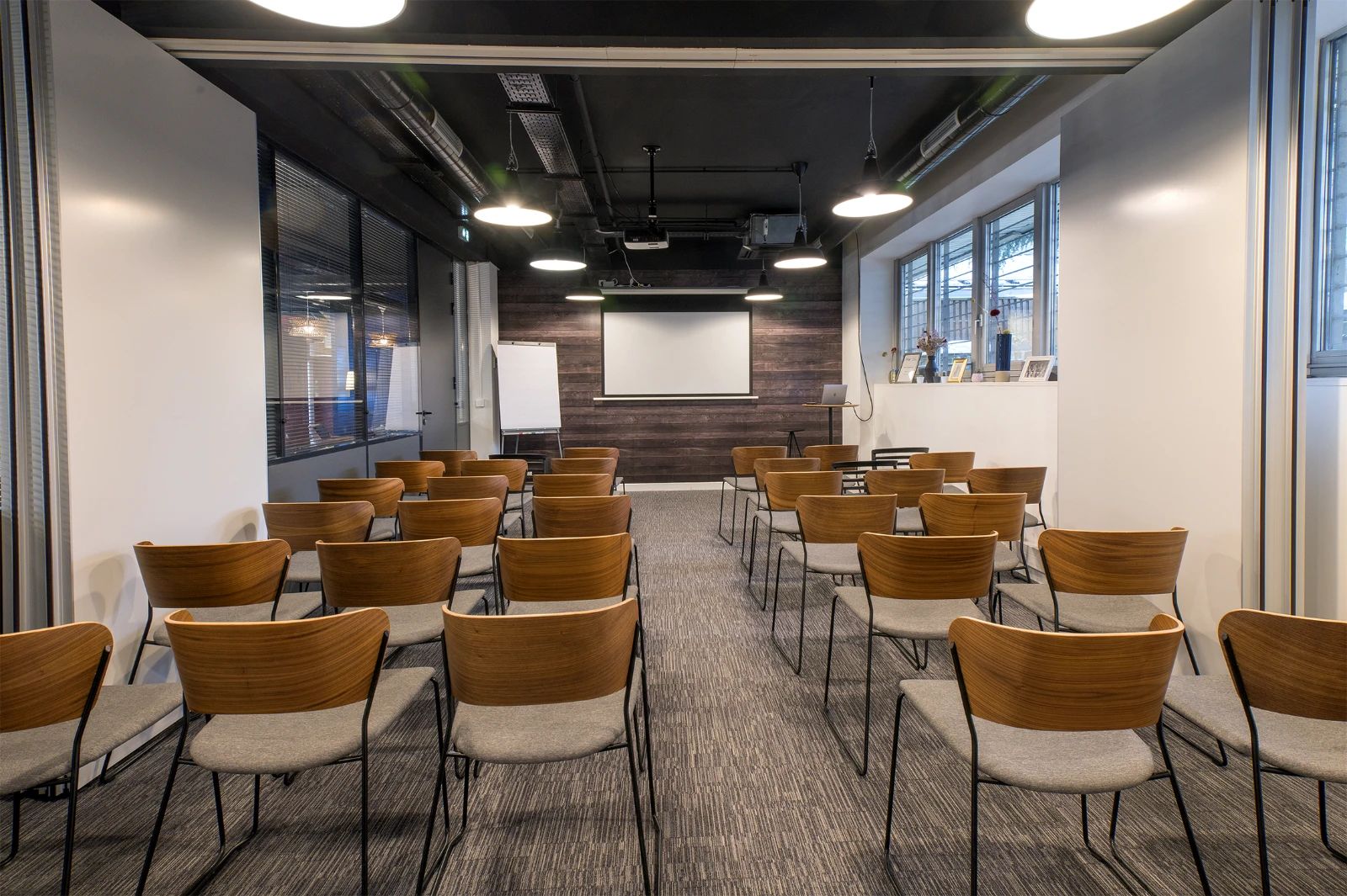 Coworking · 150 postes · rue des Bateliers, Île-de-France — photo 5/22