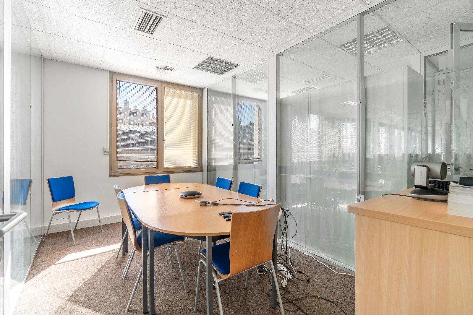 Bureau opéré · 20 à 26 postes · avenue Philippe Auguste, Paris 11e — photo 7/8