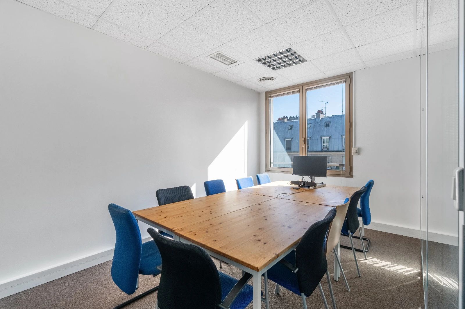 Bureau opéré · 20 à 26 postes · avenue Philippe Auguste, Paris 11e — photo 6/8