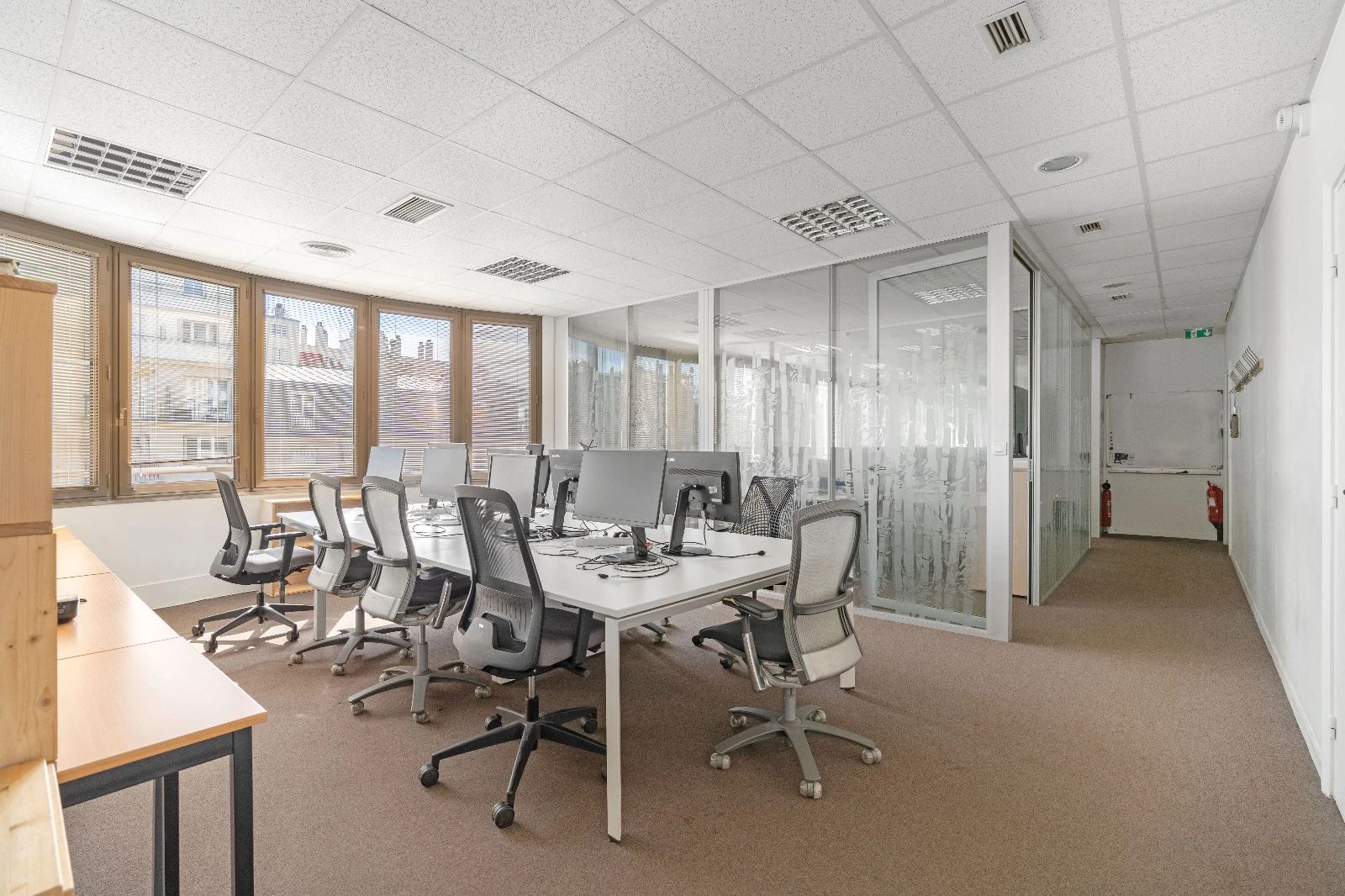 83 avenue Philippe Auguste, bureau flexible à 75011 Paris — photo 1/6