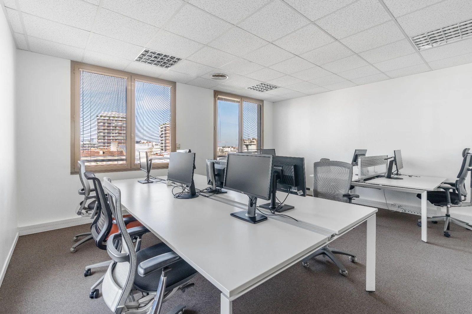 Bureau opéré · 20 à 26 postes · avenue Philippe Auguste, Paris 11e — photo 4/8