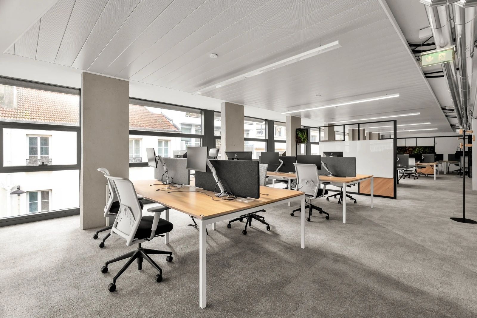 Bureau opéré · 57 à 150 postes · rue d'Héliopolis, Paris 17e — photo 2/10
