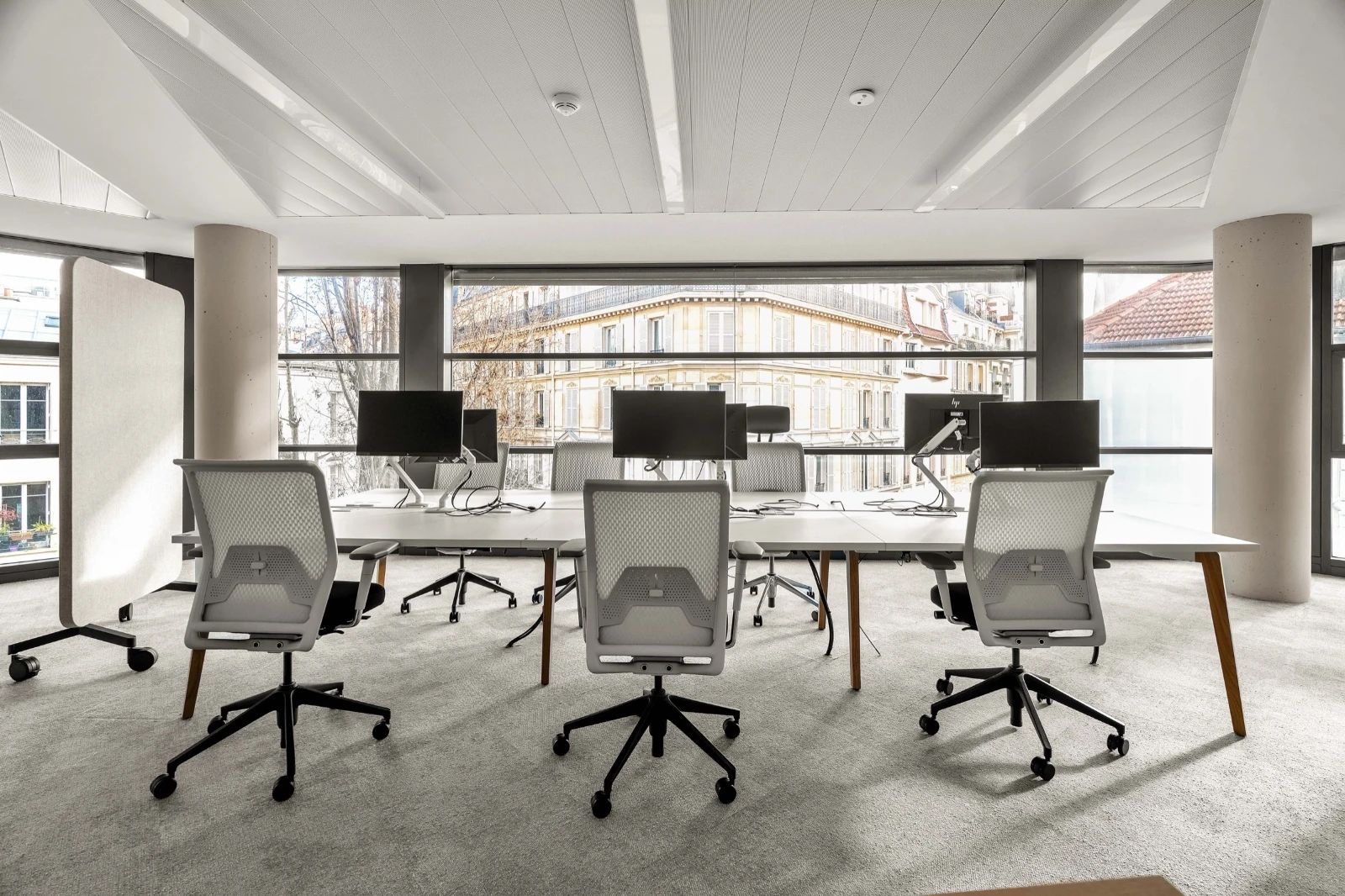 Bureau opéré · 57 à 150 postes · rue d'Héliopolis, Paris 17e — photo 4/10