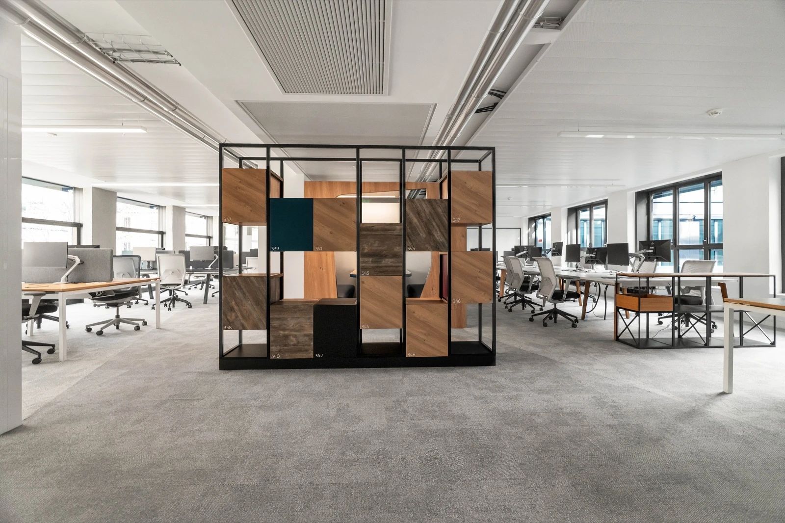Bureau opéré · 57 à 150 postes · rue d'Héliopolis, Paris 17e — photo 10/10