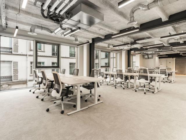 Bureau opéré · 70 à 75 postes · rue la Boétie, Paris 8e — photo 1/6