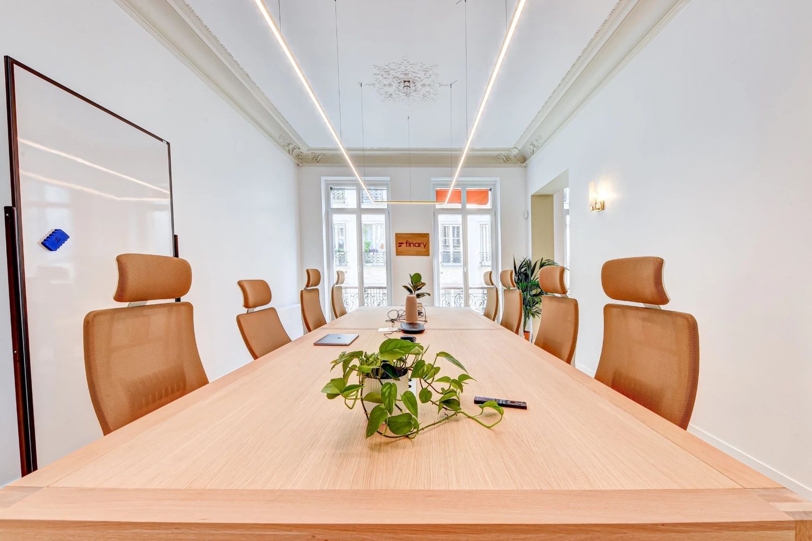 Bureau opéré · 1 à 32 postes · rue la Fayette, Paris 9e — photo 4/12
