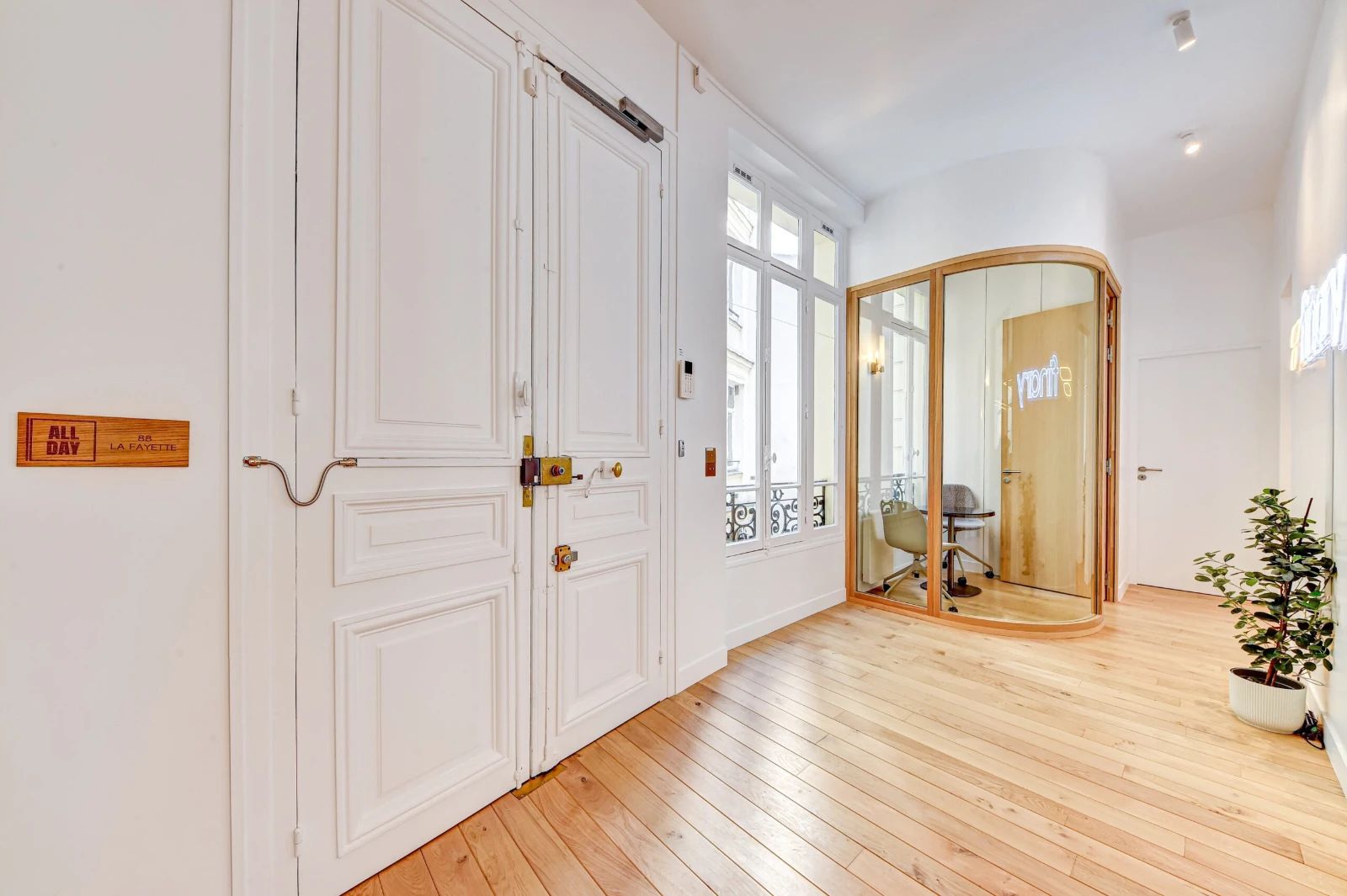 Bureau opéré · 1 à 32 postes · rue la Fayette, Paris 9e — photo 6/12