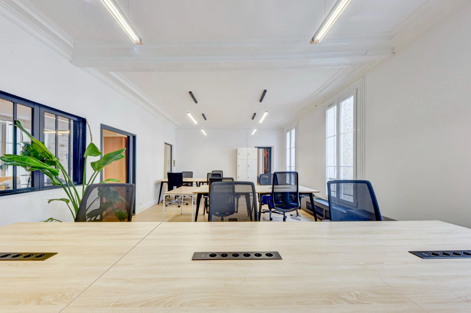 Bureau opéré · 22 postes · rue Montmartre, Paris 2e — photo 2/7