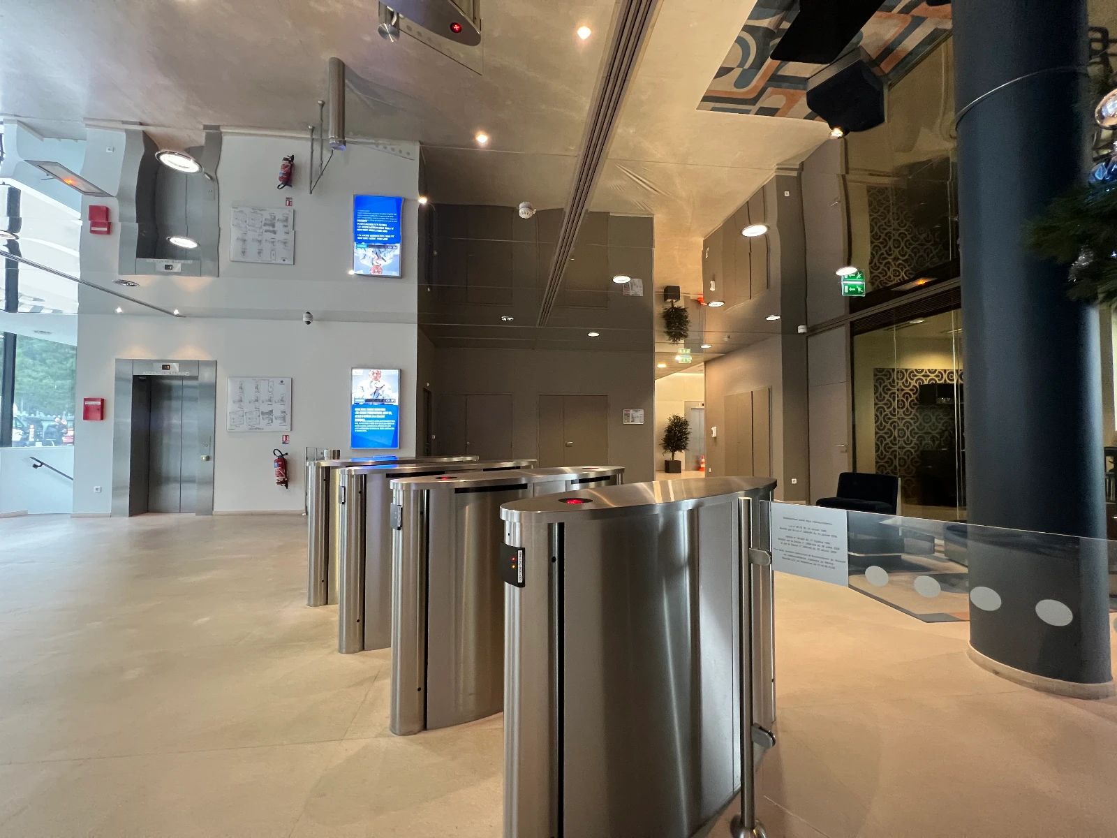 Coworking · 60 postes · avenue de Paris, Villejuif — photo 3/16
