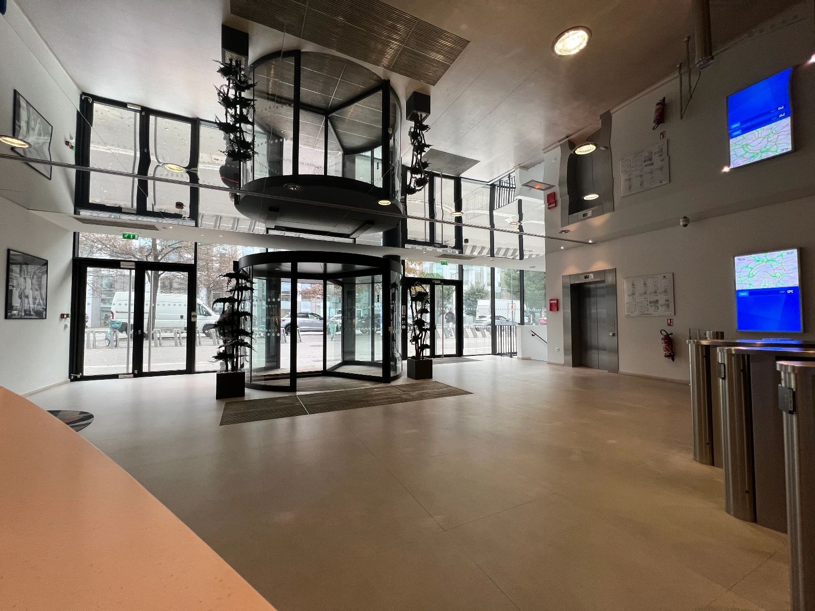 Coworking · 60 postes · avenue de Paris, Villejuif — photo 5/16