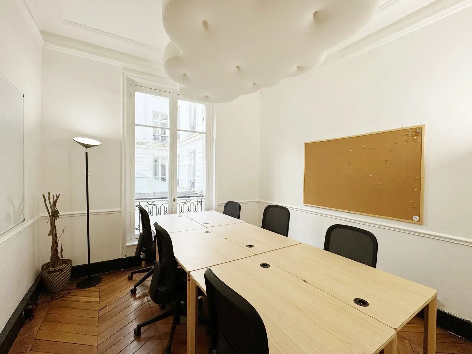 Bureau opéré · 1 à 16 postes · rue de Châteaudun, Paris 9e — photo 2/8
