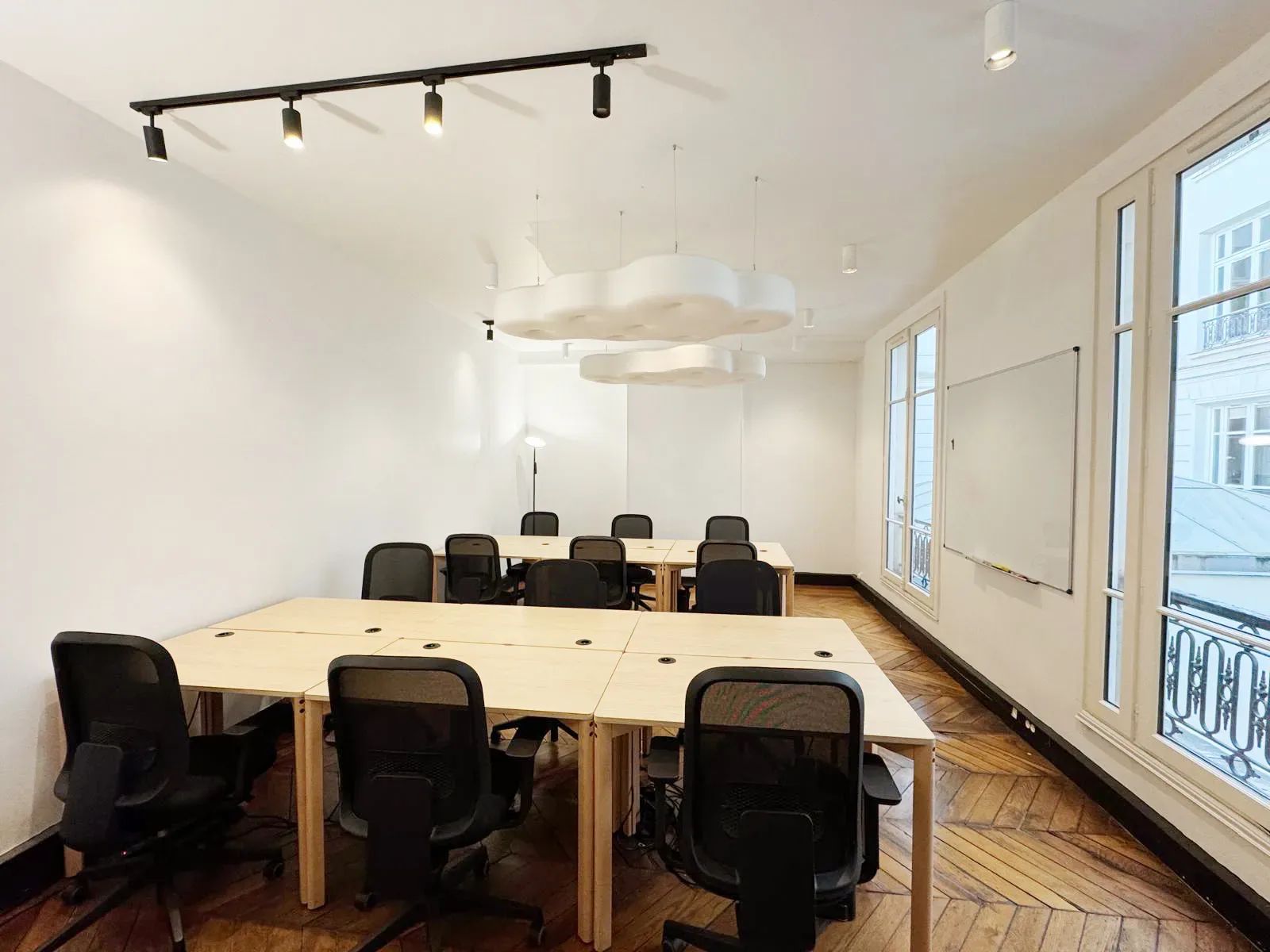 Bureau opéré · 1 à 16 postes · rue de Châteaudun, Paris 9e — photo 4/8