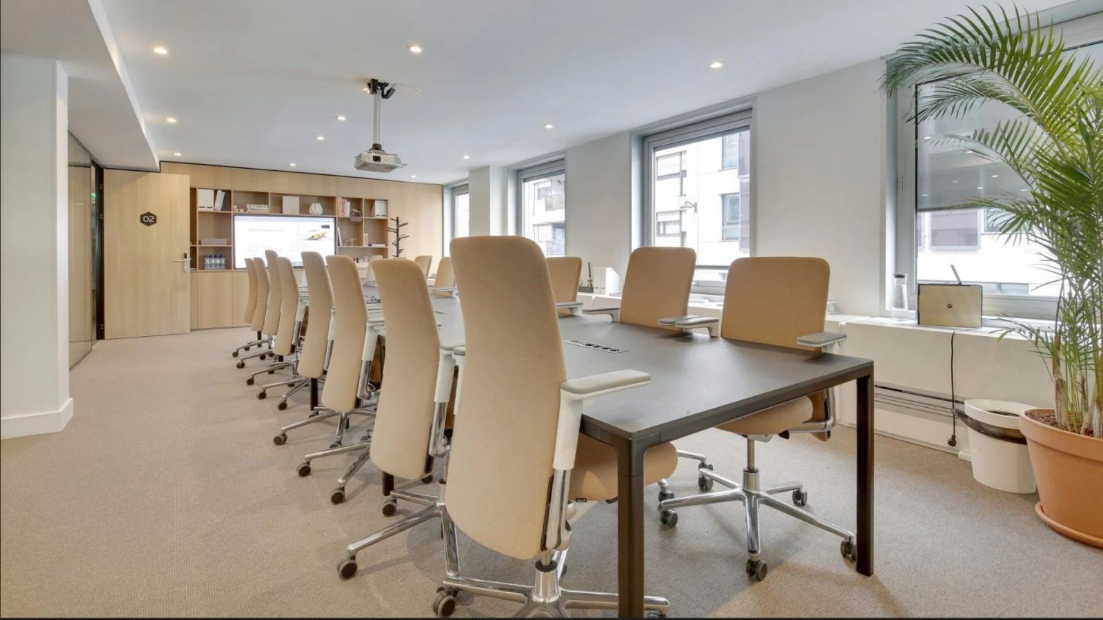 Coworking · 1 à 700 postes · avenue Hoche, Paris 8e — photo 2/5