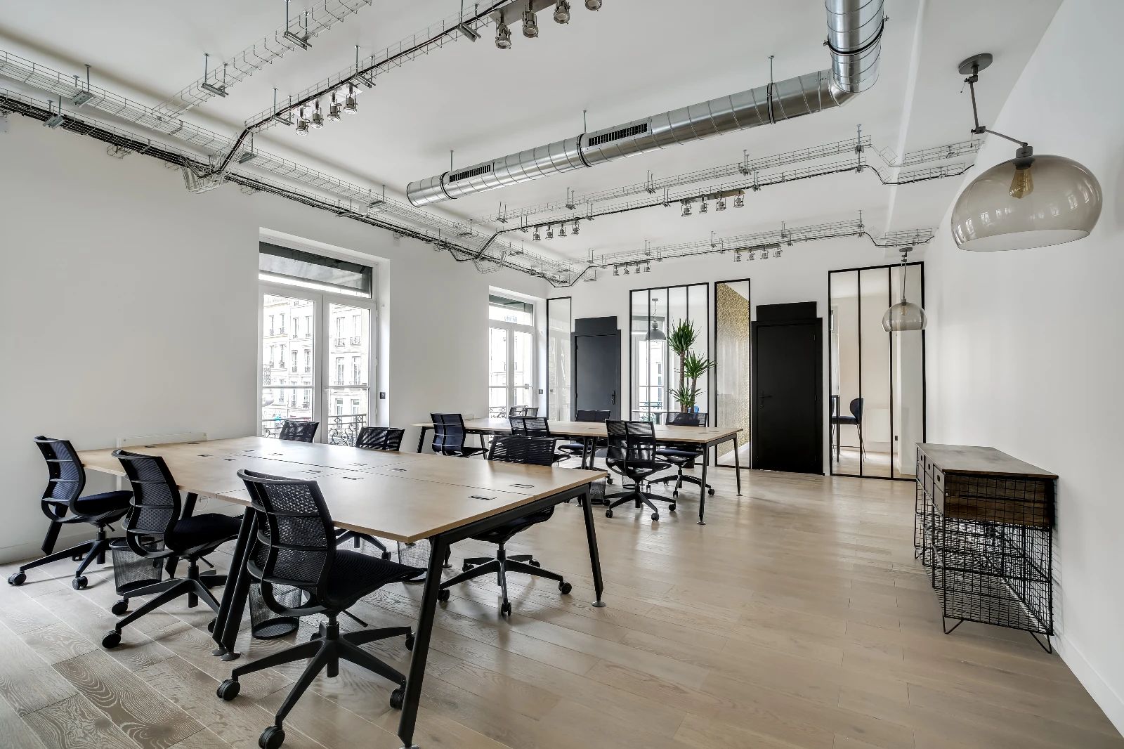 Bureau opéré · 30 à 34 postes · rue d'Uzès, Paris 2e — photo 1/6