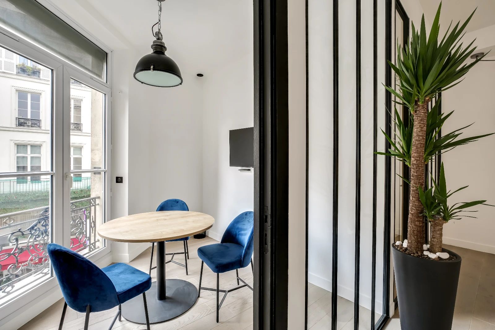 Bureau opéré · 30 à 34 postes · rue d'Uzès, Paris 2e — photo 6/13