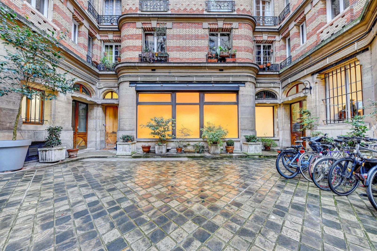 Bureau opéré · 70 postes · rue Oberkampf, Paris 11e — photo 2/11