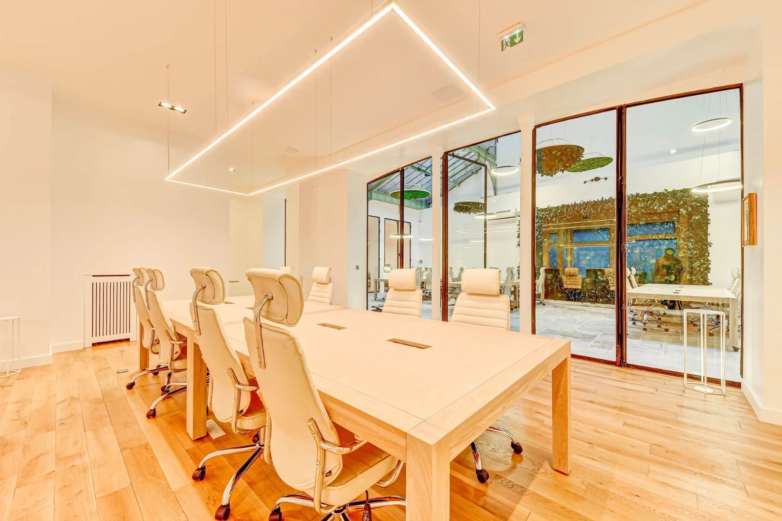 Bureau opéré · 70 postes · rue Oberkampf, Paris 11e — photo 3/11