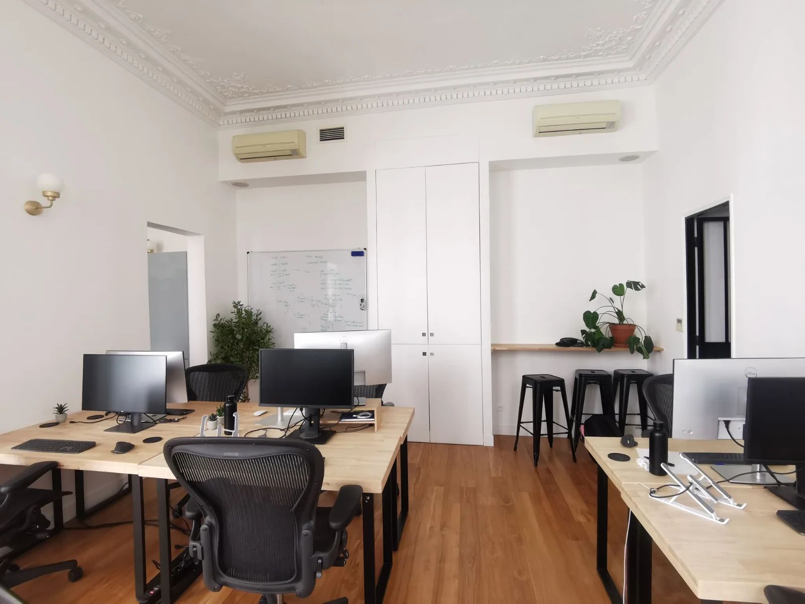 Bureau opéré · 10 à 12 postes · rue des Petites-Écuries, Paris 10e — photo 2/9