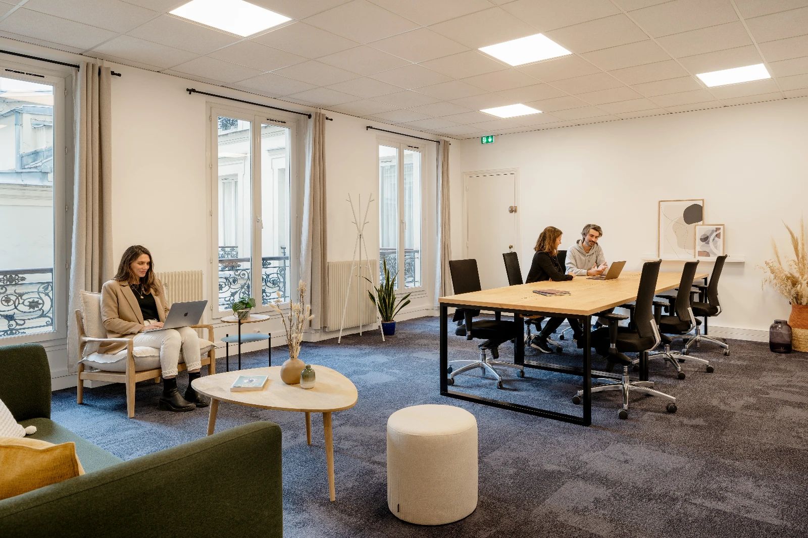 Bureau opéré · 32 postes · boulevard Saint-Denis, Paris 10e — photo 3/6