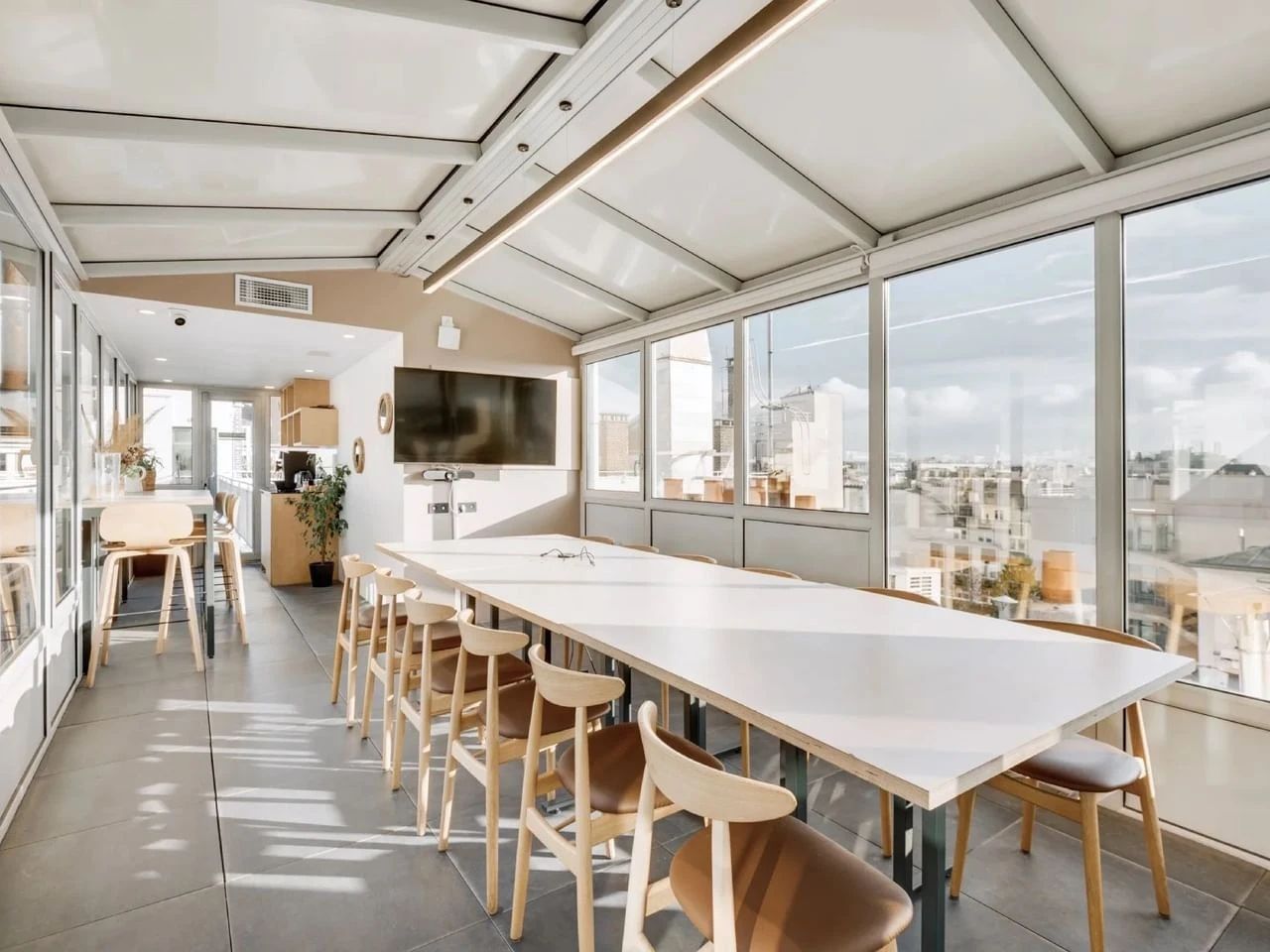 Coworking · 242 postes · avenue des Champs-Élysées, Paris 8e — photo 3/9