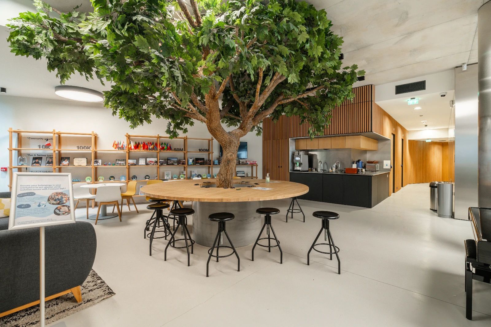 Bureau opéré · 55 à 57 postes · rue Saint-Sabin, Paris 11e — photo 3/15