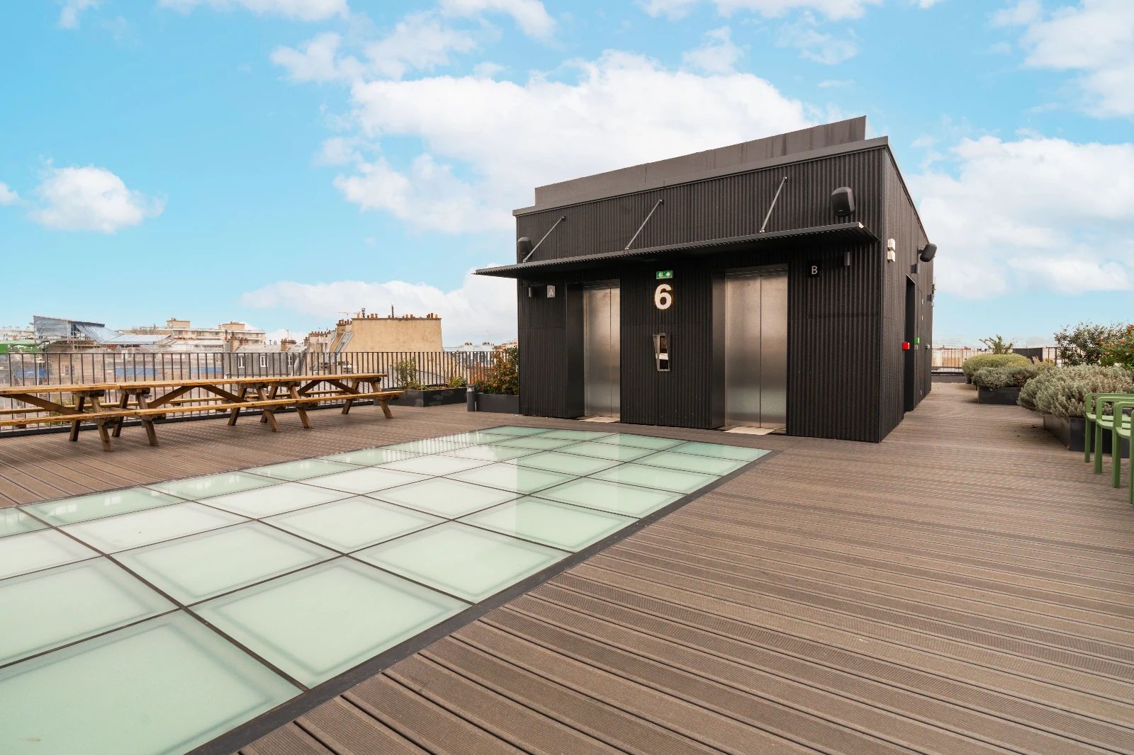 Bureau opéré · 55 à 57 postes · rue Saint-Sabin, Paris 11e — photo 13/15