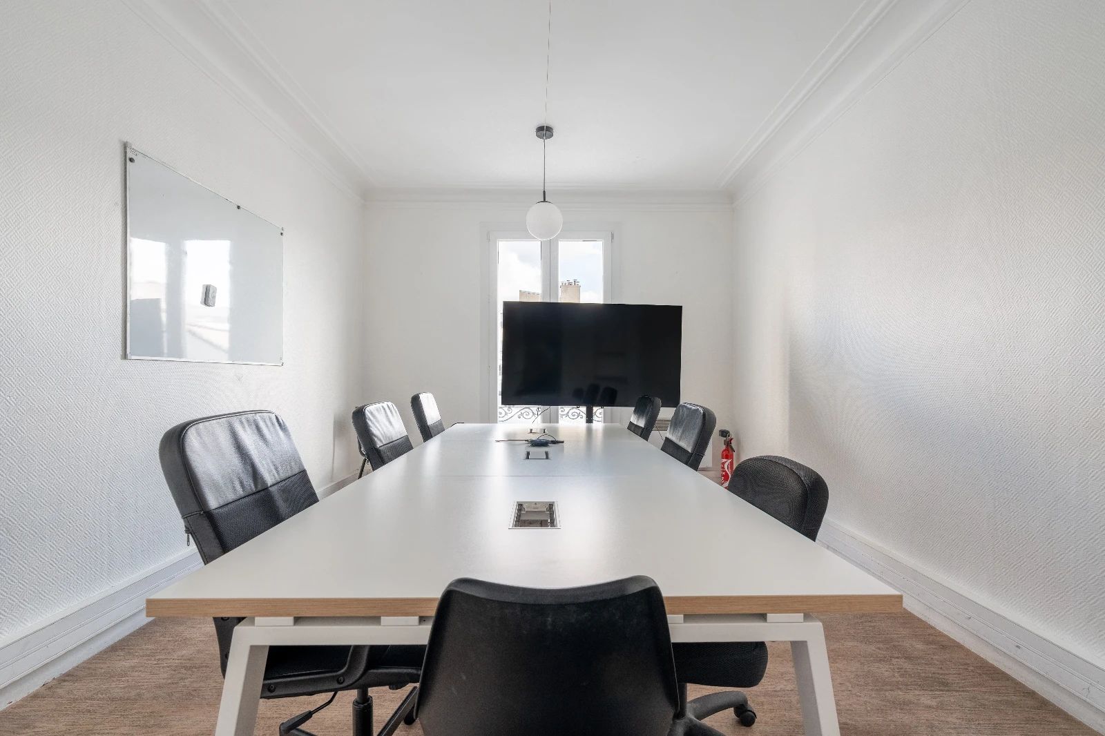 Bureau opéré · 1 à 24 postes · rue Saint-Sauveur, Paris 2e — photo 4/15