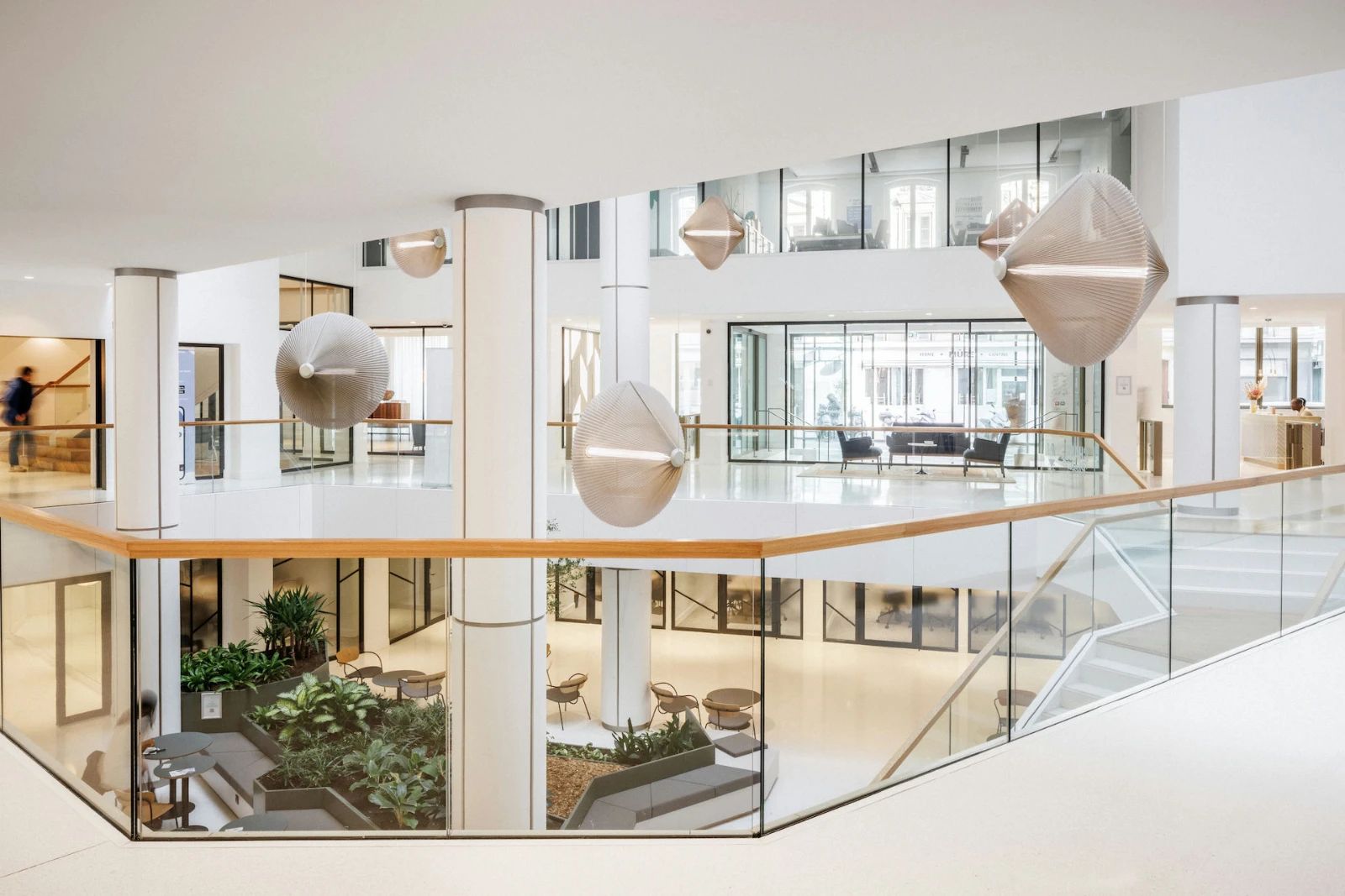 Bureau opéré · 45 à 52 postes · rue la Fayette, Paris 9e — photo 10/12