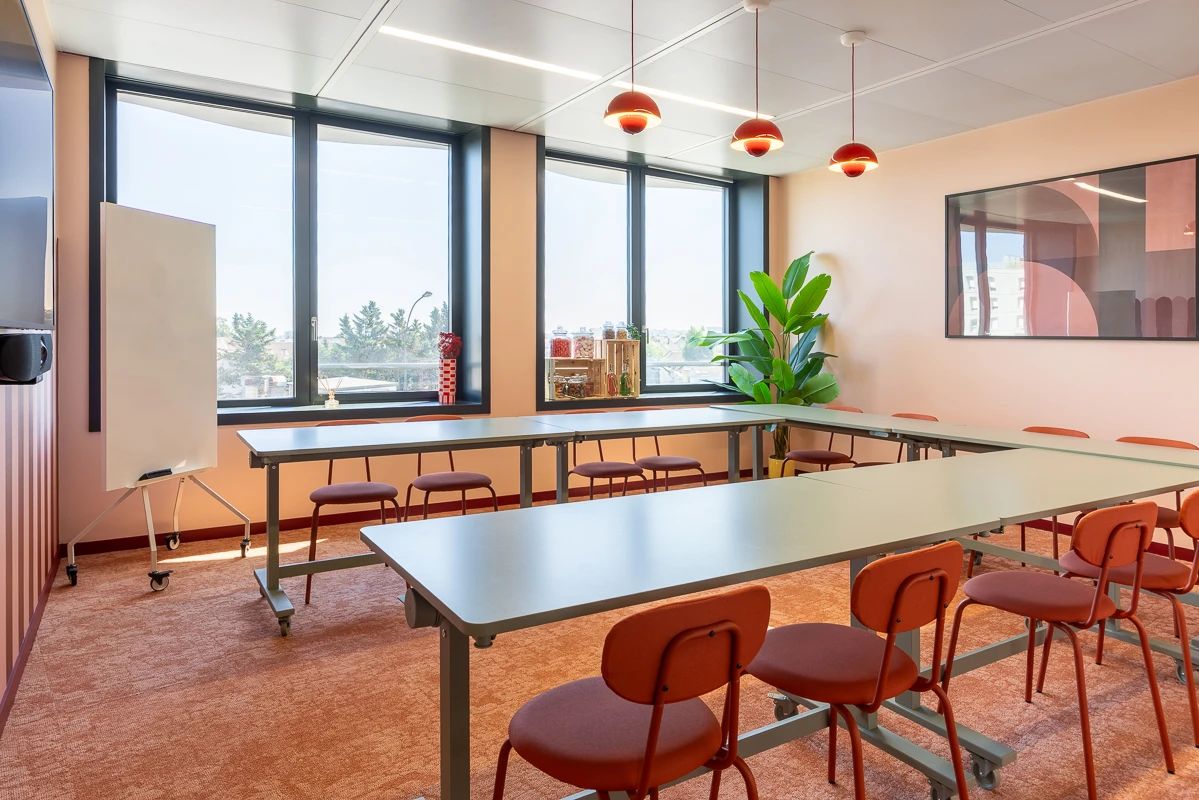 Coworking · 170 postes · rue Carnot, Fontenay-Sous-Bois — photo 10/17