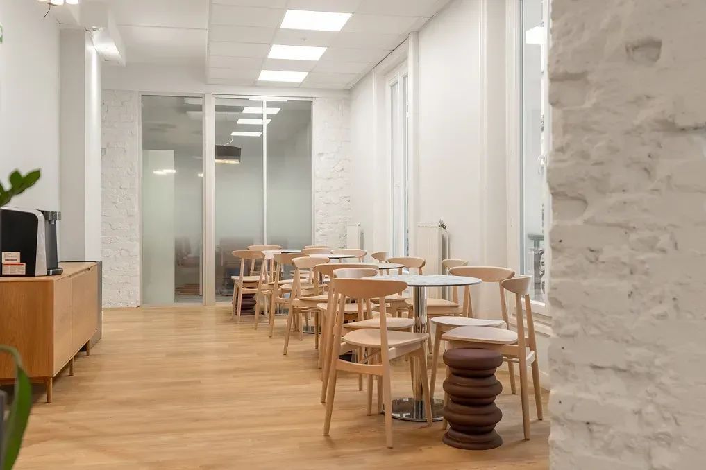 Bureau opéré · 45 à 50 postes · rue du Rocher, Paris 8e — photo 7/10