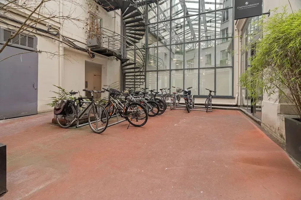 Bureau opéré · 45 à 50 postes · rue du Rocher, Paris 8e — photo 8/10