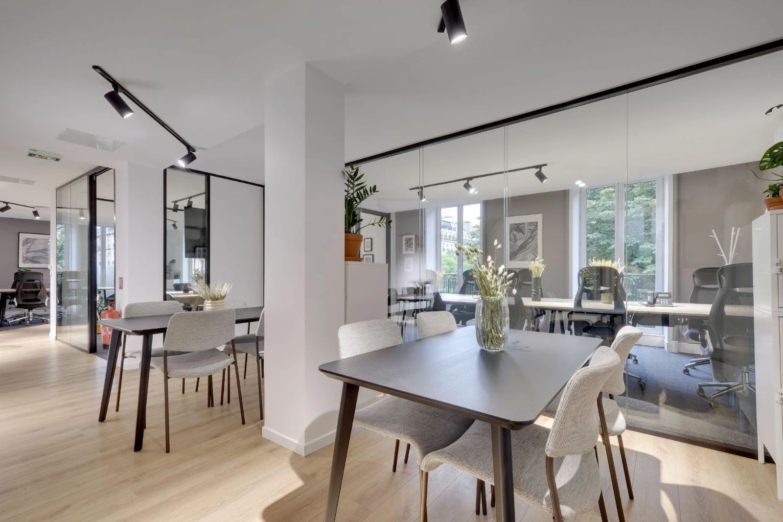 Bureau opéré · 15 à 20 postes · boulevard de Sébastopol, Paris 3e — photo 3/11