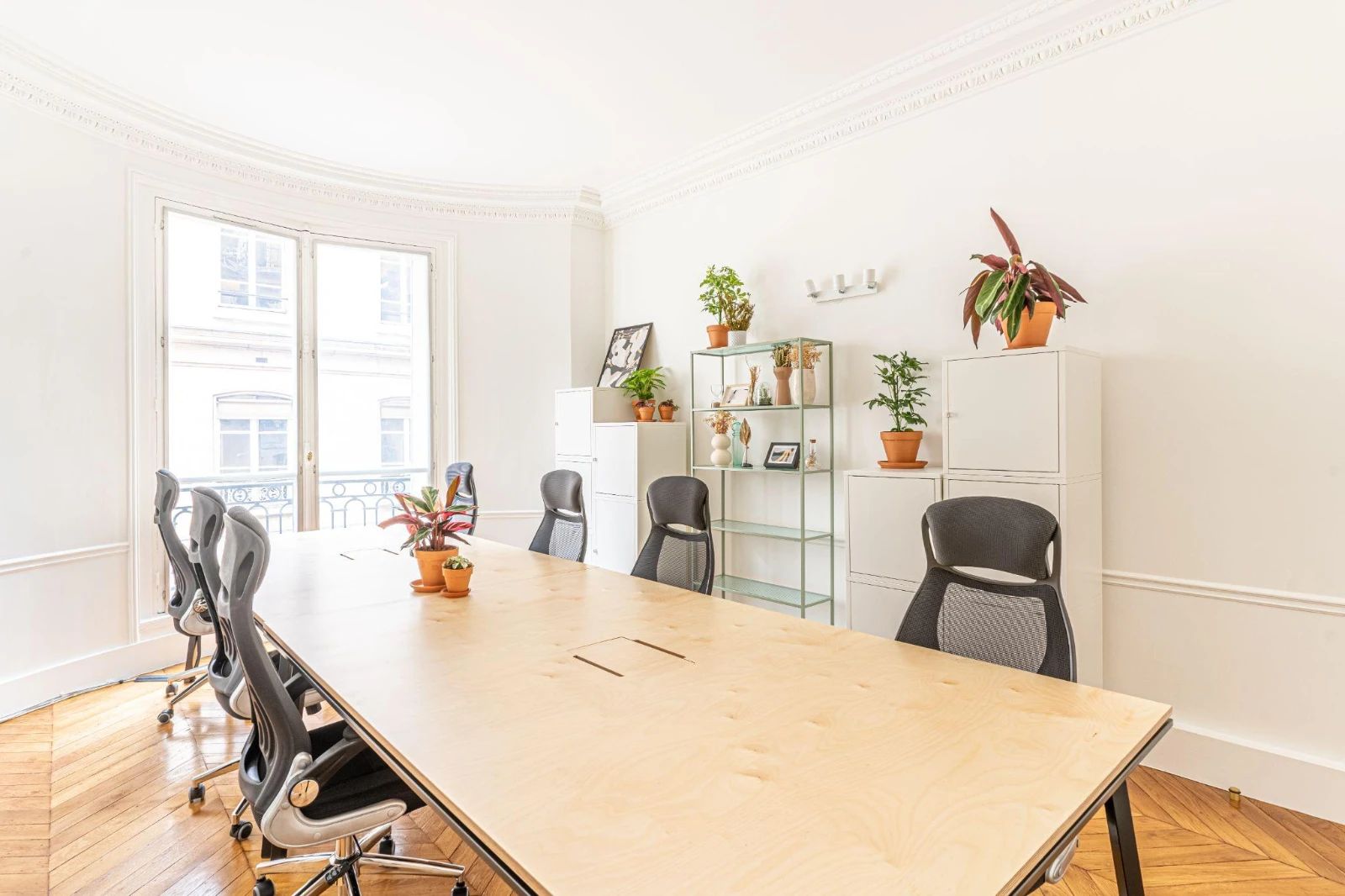 Bureau opéré · 15 à 20 postes · rue d'Antin, Paris 2e — photo 1/6