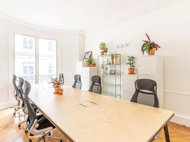 Bureau opéré · 15 à 20 postes · rue d'Antin, Paris 2e — photo 1/6