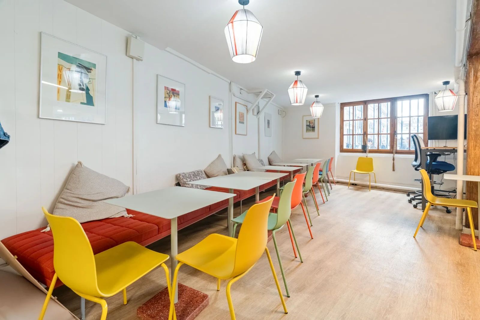 Bureau opéré · 1 à 14 postes · rue Saint-Fiacre, Paris 2e — photo 12/19