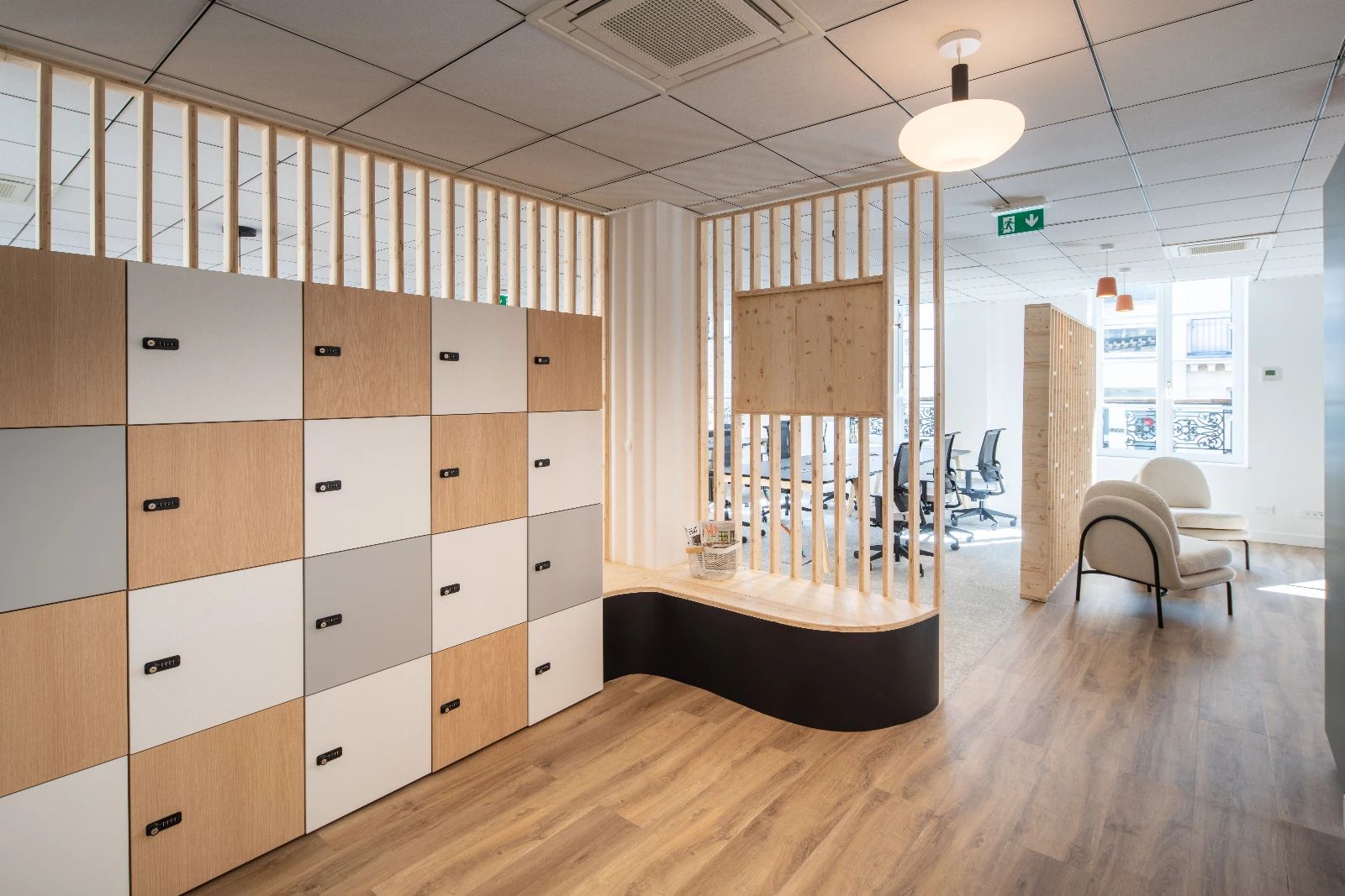 Bureau opéré · 15 à 19 postes · rue de Mogador, Paris 9e — photo 5/10